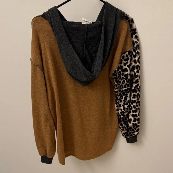 BiBi Tan and Leopard Patterned Sweatshirt - Picture 3 of 4